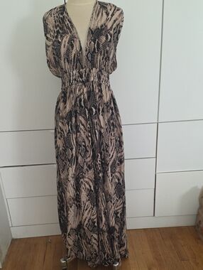 Sleeveless V-Neck Maxi Dress in Beige and Black Snake Print
